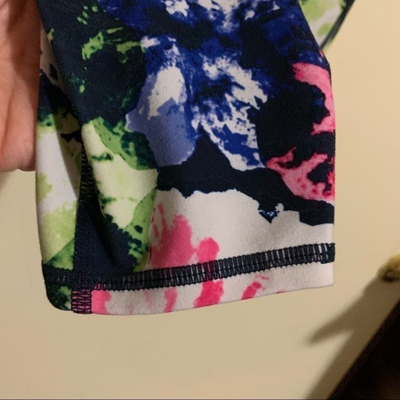 GapFit Athletic Soft Comfortable Yoga Navy Floral Print Leggings. Size XS - Picture 6 of 12